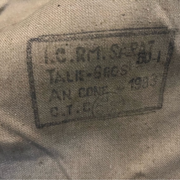 Men's M military inspired, green wool coat, VGUC but small hole under left arm - Picture 3 of 4